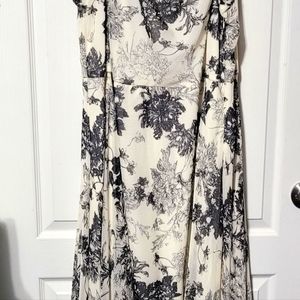 Ivory & Black Floral Sleeveless Dress Roamans Size 28W